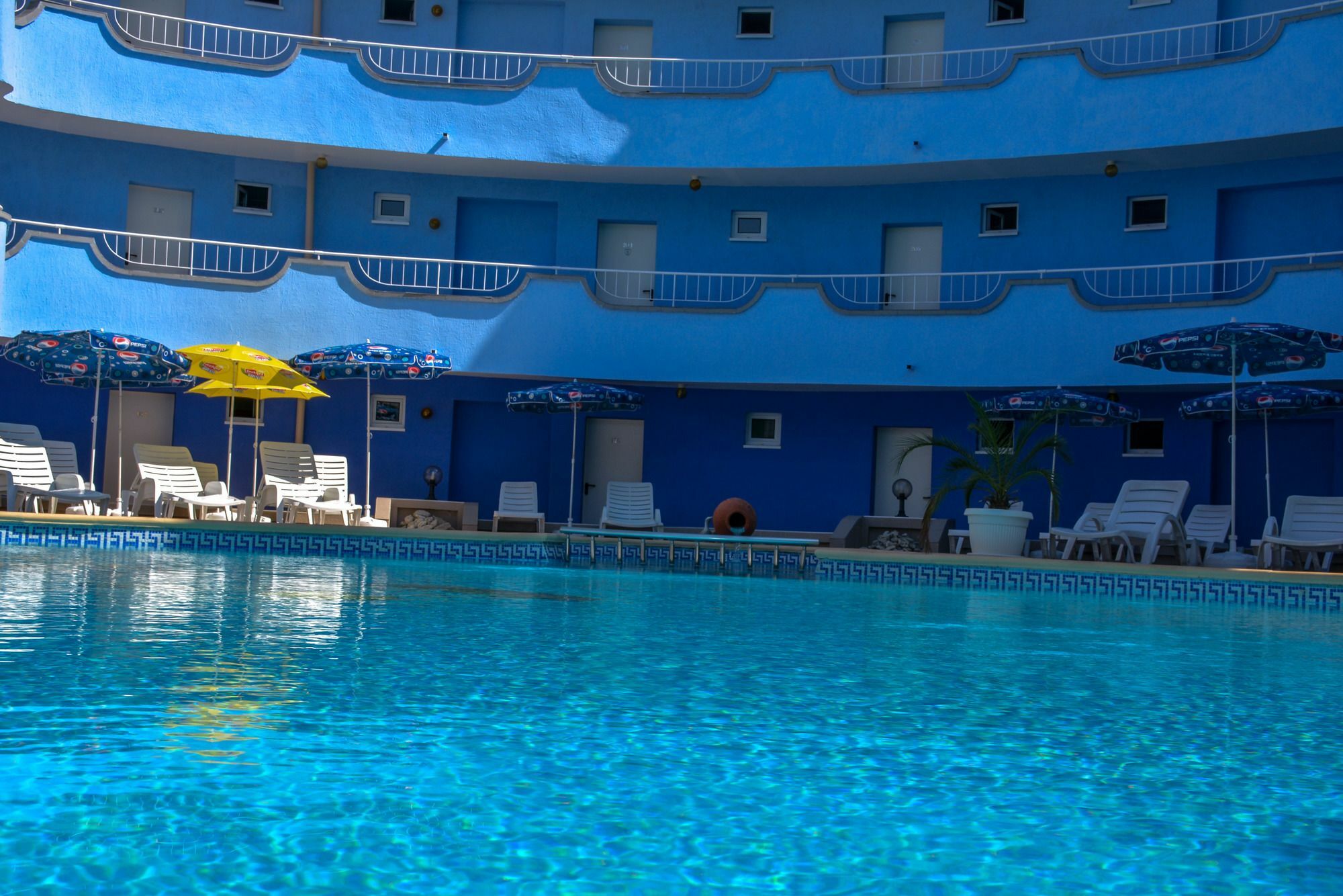 Atos Hotel Pantai Sunny Bagian luar foto